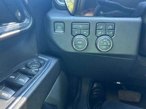 Used 2024 Chevrolet Silverado 2500 LT w/ Midnight Edition AWD/4WD image 7