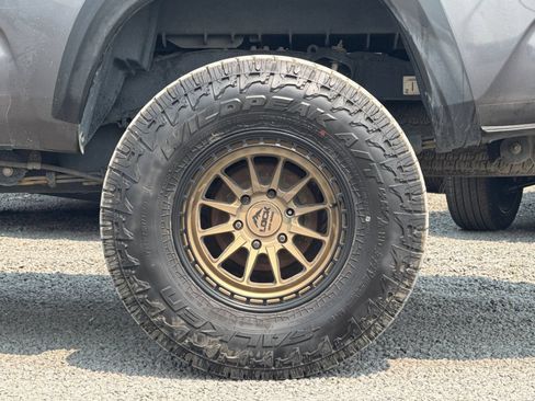 Used 2021 Toyota Tacoma TRD Off-Road AWD/4WD image 41