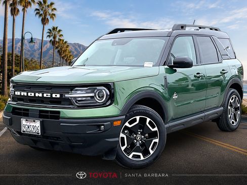 Used 2023 Ford Bronco Sport Outer Banks w/ Tech Package AWD/4WD image 3