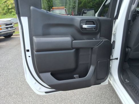 Certified 2021 Chevrolet Silverado 1500 Custom Trail Boss AWD/4WD image 17
