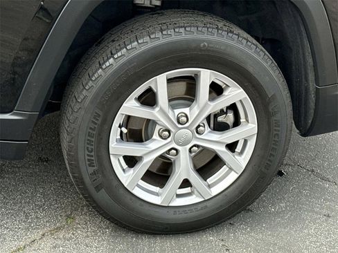 Used 2021 Jeep Grand Cherokee L Limited image 38