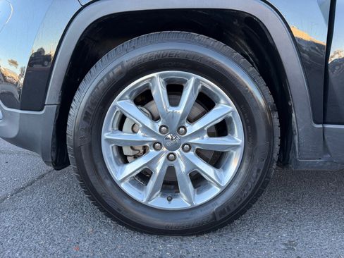 Used 2015 Jeep Cherokee Limited w/ Luxury Group image 26