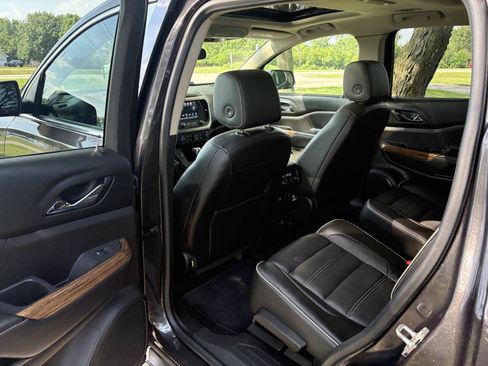 Used 2017 GMC Acadia Denali AWD/4WD image 25