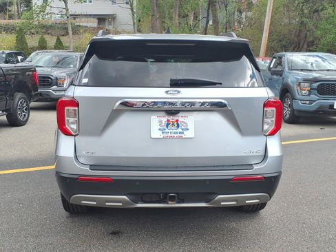 Certified 2023 Ford Explorer XLT w/ Equipment Group 202A AWD/4WD image 7