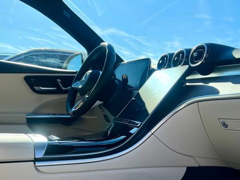 Certified 2023 Mercedes-Benz C 300 4MATIC Sedan image 17