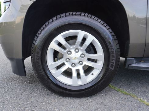 Used 2015 Chevrolet Suburban LT AWD/4WD image 29