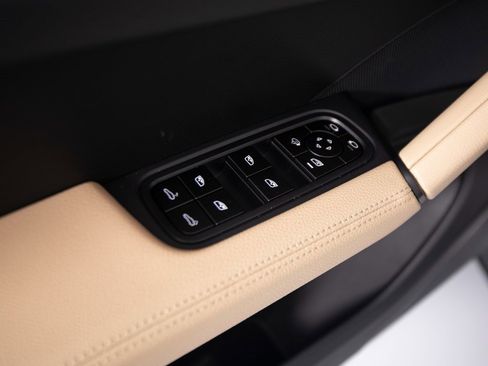 New 2026 Porsche Cayenne image 12