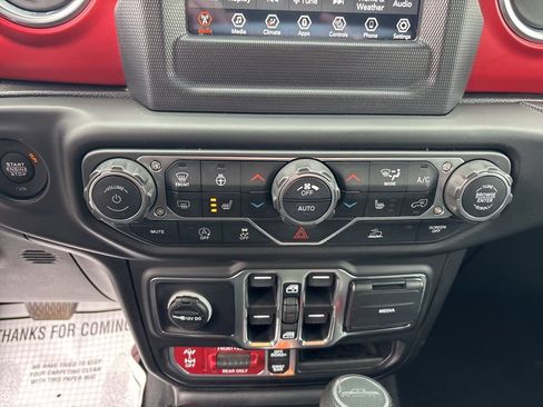 Used 2021 Jeep Gladiator Rubicon w/ Cold Weather Group AWD/4WD image 31