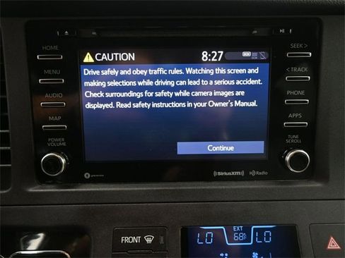 Used 2020 Toyota Sienna LE image 3