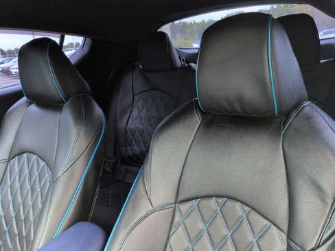 Used 2021 Toyota C-HR XLE FWD image 8