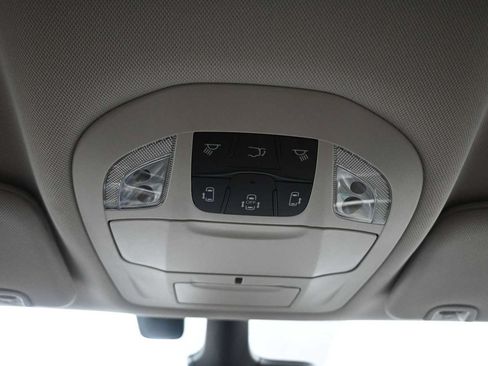 Used 2020 Chrysler Pacifica Touring-L Plus FWD image 18