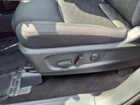 Used 2025 Nissan Pathfinder SV AWD/4WD image 21