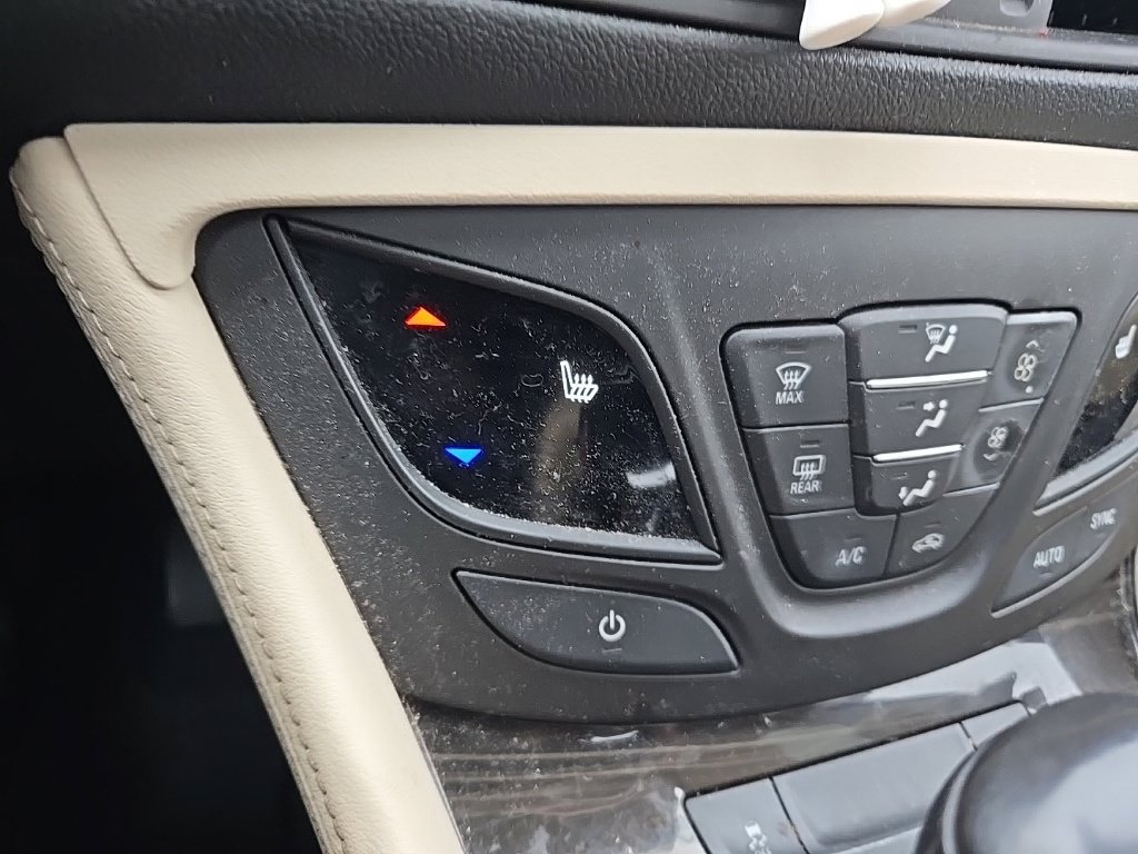 Used 2019 Buick Envision Essence FWD image 17