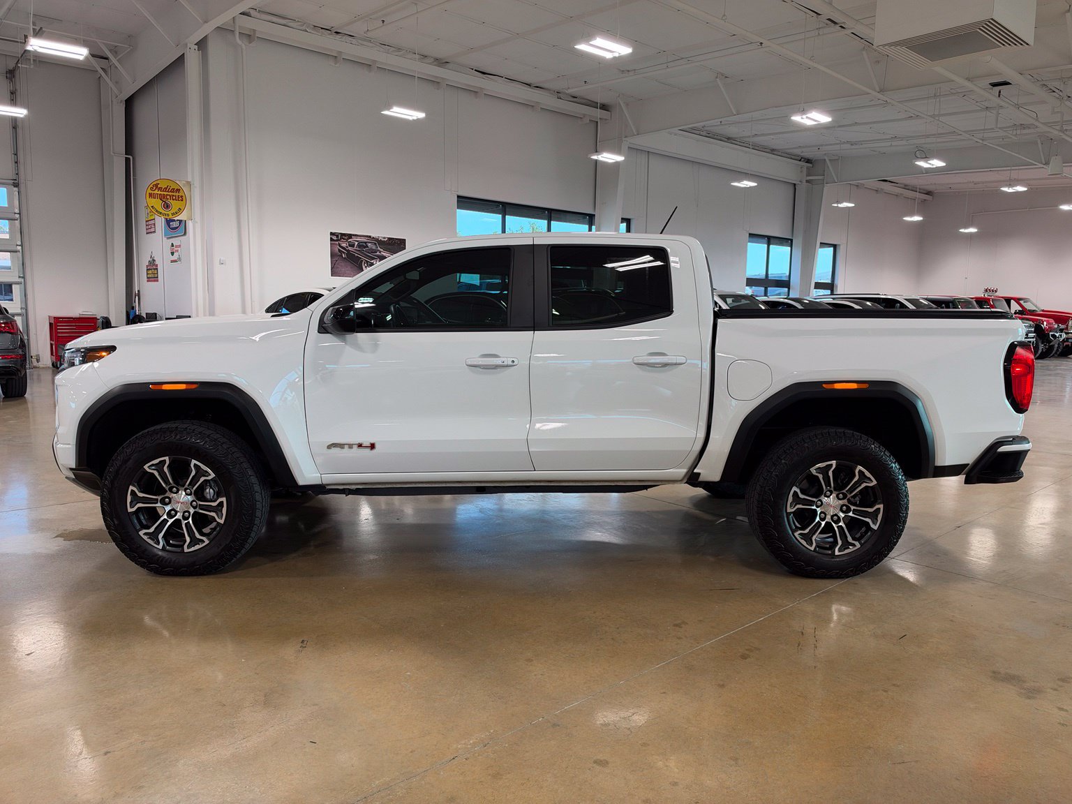 Used 2025 GMC Canyon AT4 AWD/4WD image 5