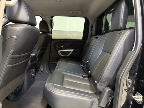 Used 2018 Nissan Titan SL w/ Chrome Package image 36