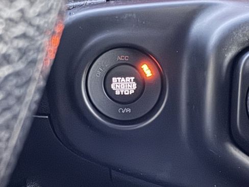 Used 2023 Jeep Wrangler Sport image 6