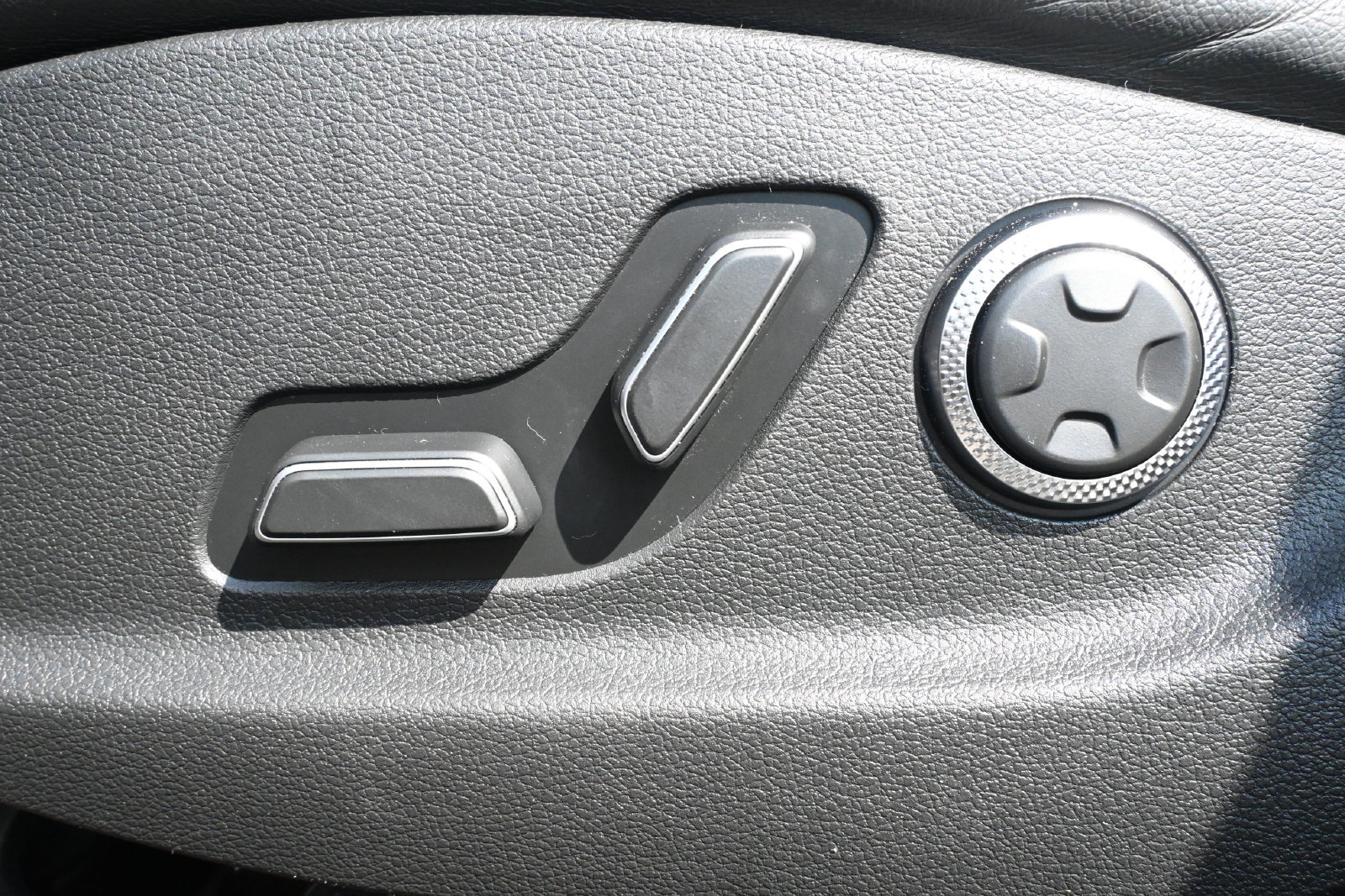 Used 2025 Genesis GV80 2.5T Standard AWD/4WD image 9