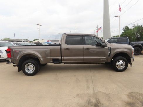 Used 2023 Ford F350 Lariat w/ Lariat Ultimate Package AWD/4WD image 8