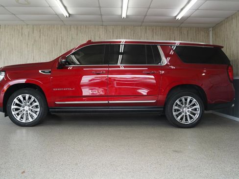Used 2023 GMC Yukon XL Denali AWD/4WD image 5