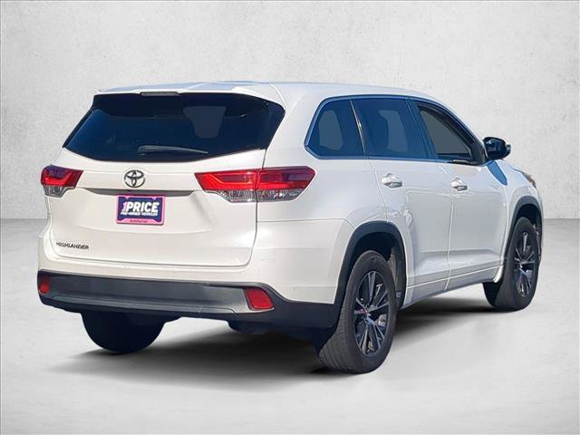 Used 2018 Toyota Highlander LE w/ Carpet Mat Package (TMS) FWD image 5