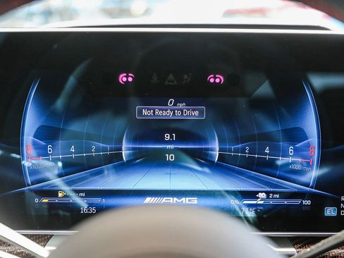 Used 2024 Mercedes-Benz S 63 AMG S image 39