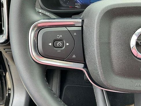 Certified 2023 Volvo XC40 B5 Plus w/ Protection Package Premier AWD/4WD image 28