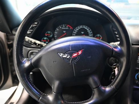 Used 2000 Chevrolet Corvette Coupe w/ Roof Pkg image 24