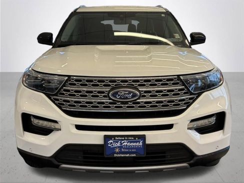 Used 2023 Ford Explorer Limited image 3