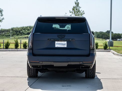 Used 2025 Cadillac Escalade Sport Platinum AWD/4WD image 9