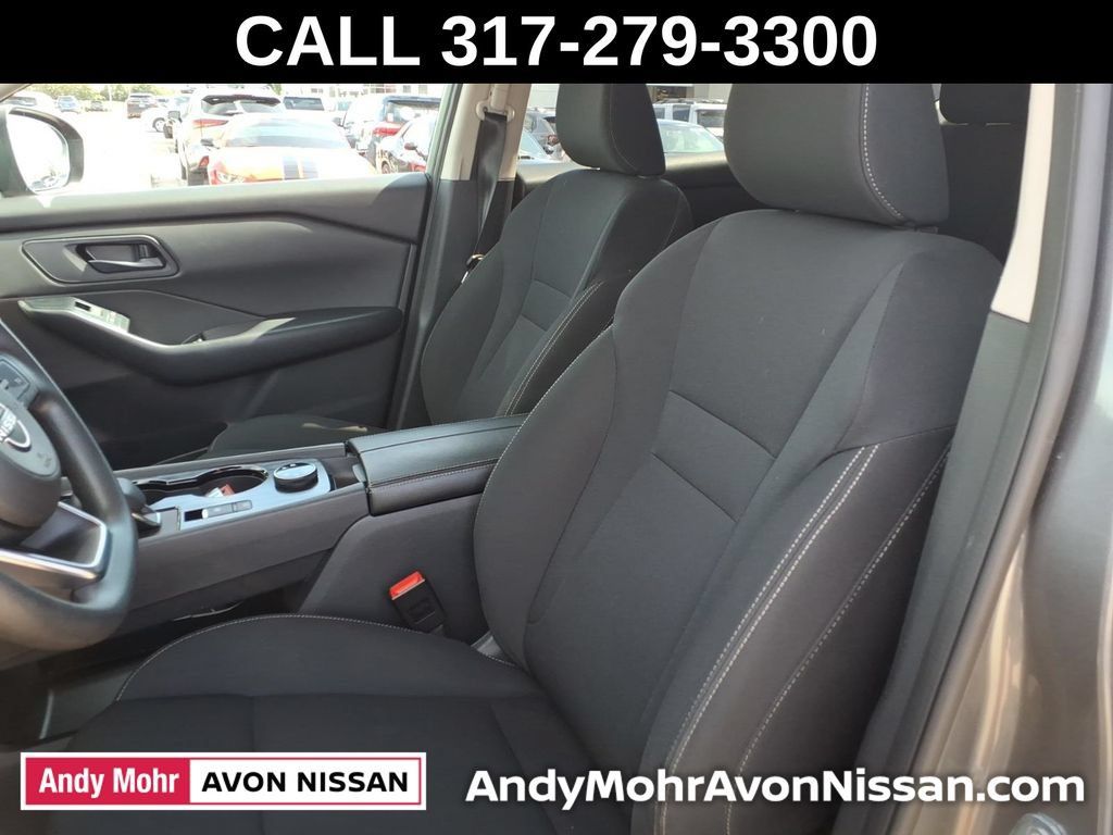 Used 2024 Nissan Rogue S AWD/4WD image 17