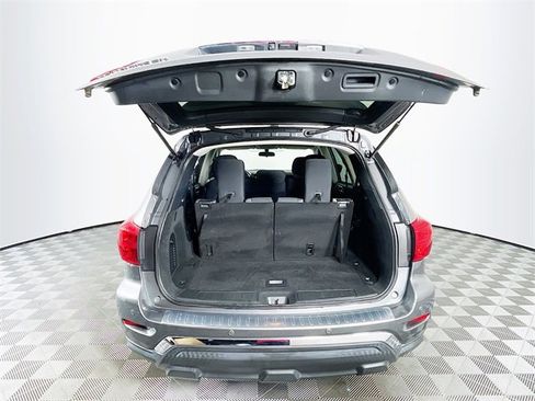 Used 2020 Nissan Pathfinder S image 25