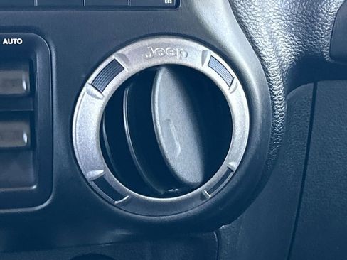 Used 2015 Jeep Wrangler Unlimited Sport AWD/4WD image 19