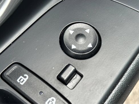 Used 2021 Hyundai Elantra SEL w/ Convenience + Premium Package FWD image 41
