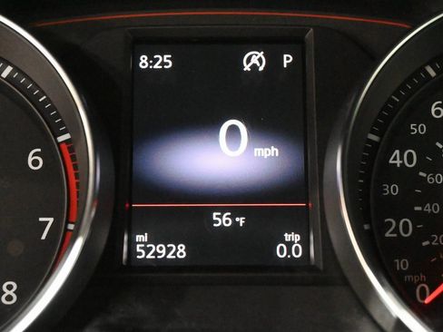 Used 2018 Volkswagen Golf 4-Door image 26