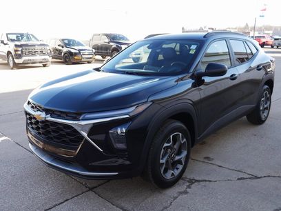 Used 2025 Chevrolet Trax LT w/ Driver Confidence Package