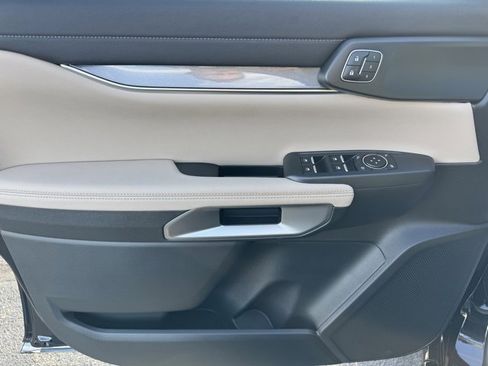 Used 2024 Ford Ranger Lariat w/ FX4 Off-Road Package image 16