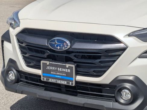 Used 2025 Subaru Outback Premium image 9