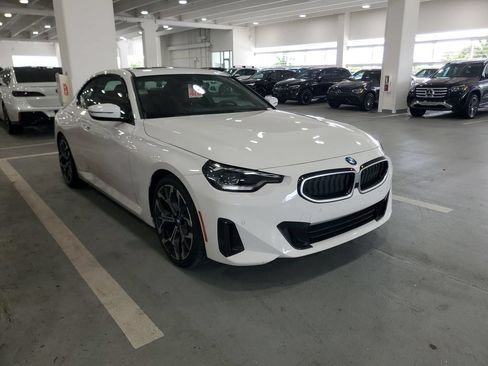 Used 2026 BMW 230i Coupe w/ Convenience Package RWD image 2