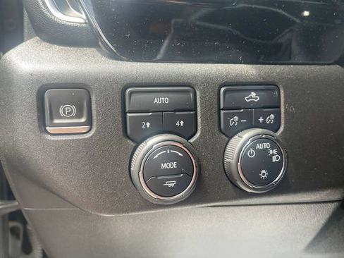 Used 2022 Chevrolet Silverado 1500 LT AWD/4WD image 19