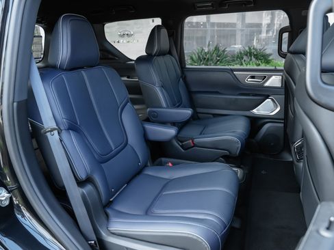 New 2026 INFINITI QX80 4WD w/ Sport Exterior Package image 30