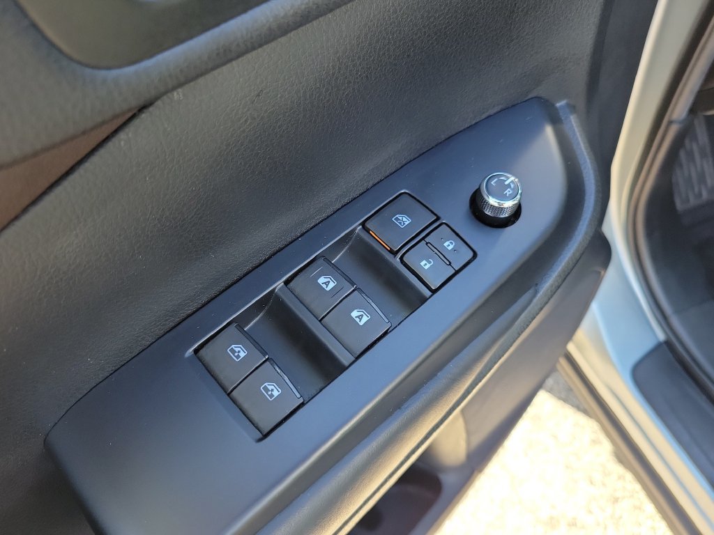 Used 2019 Toyota Highlander XLE FWD image 22