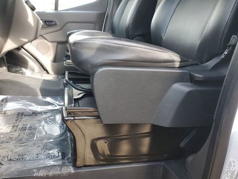 Used 2022 Ford E-Transit Medium Roof image 20