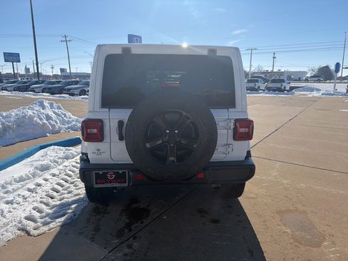 Used 2021 Jeep Wrangler Unlimited Sahara image 6