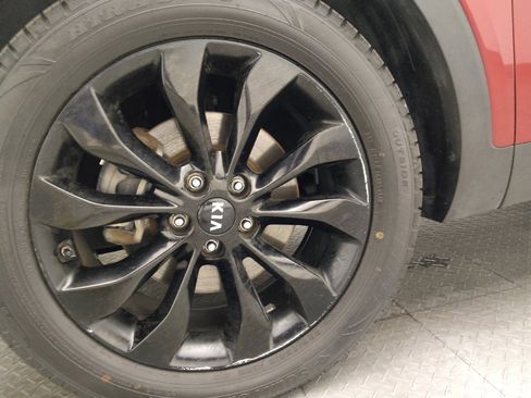 Used 2019 Kia Sorento S image 31