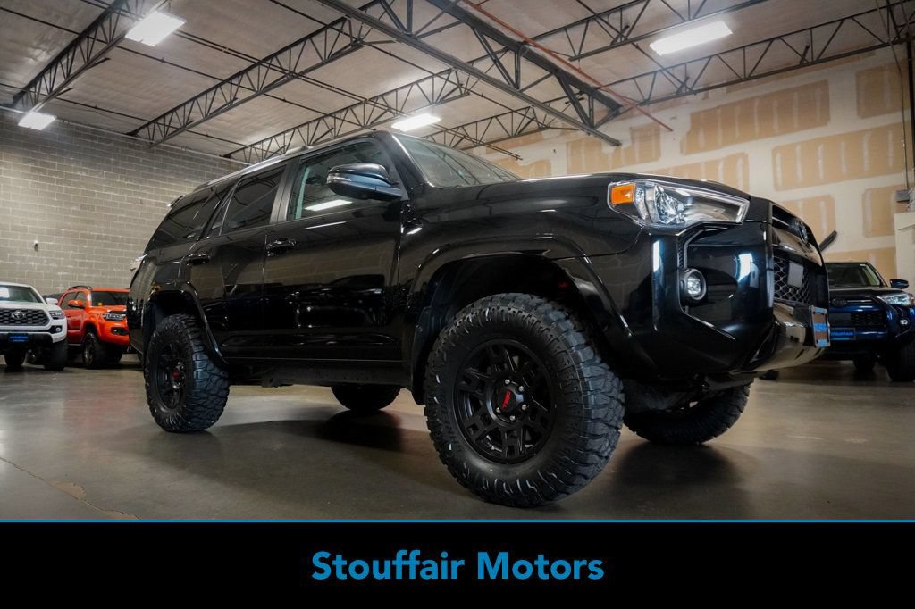 Used 2021 Toyota 4Runner SR5 Premium w/ Moonroof Package AWD/4WD image 1
