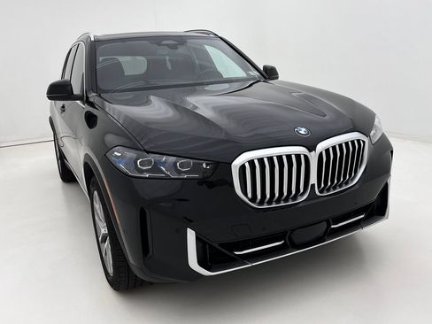 Certified 2026 BMW X5 xDrive40i w/ Climate Comfort Package AWD/4WD image 3