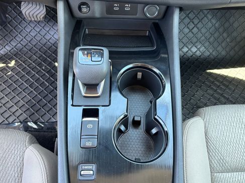 Used 2025 Nissan Rogue SV FWD image 27