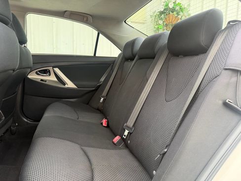 Used 2010 Toyota Camry SE FWD image 24