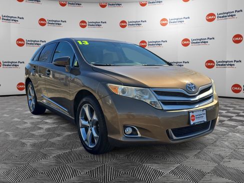 Used 2013 Toyota Venza LE w/ LE Convenience Pkg image 1