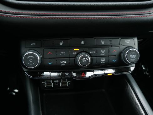 Used 2023 Dodge Durango GT AWD/4WD image 23